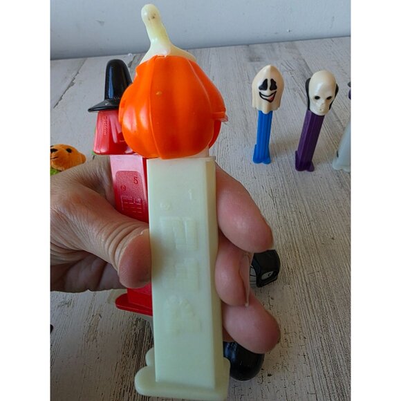 Vintage pez Halloween dispenser fuzzy witch ghost skeleton pumpkin jack-o'-lante - Picture 8 of 12